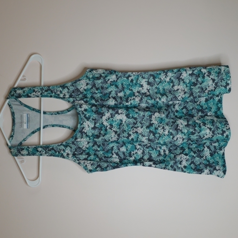 Columbia Womens slim fit racer back printed tank top sz M